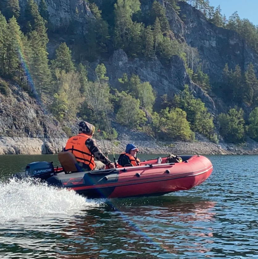 Кресло поворотное со спинкой в пвх лодку